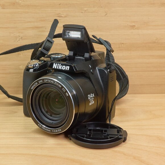 Nikon Coolpix P90 Digital Camera / 12.1 MP / 24x Optical Zoom / Black - Picture 2 of 7